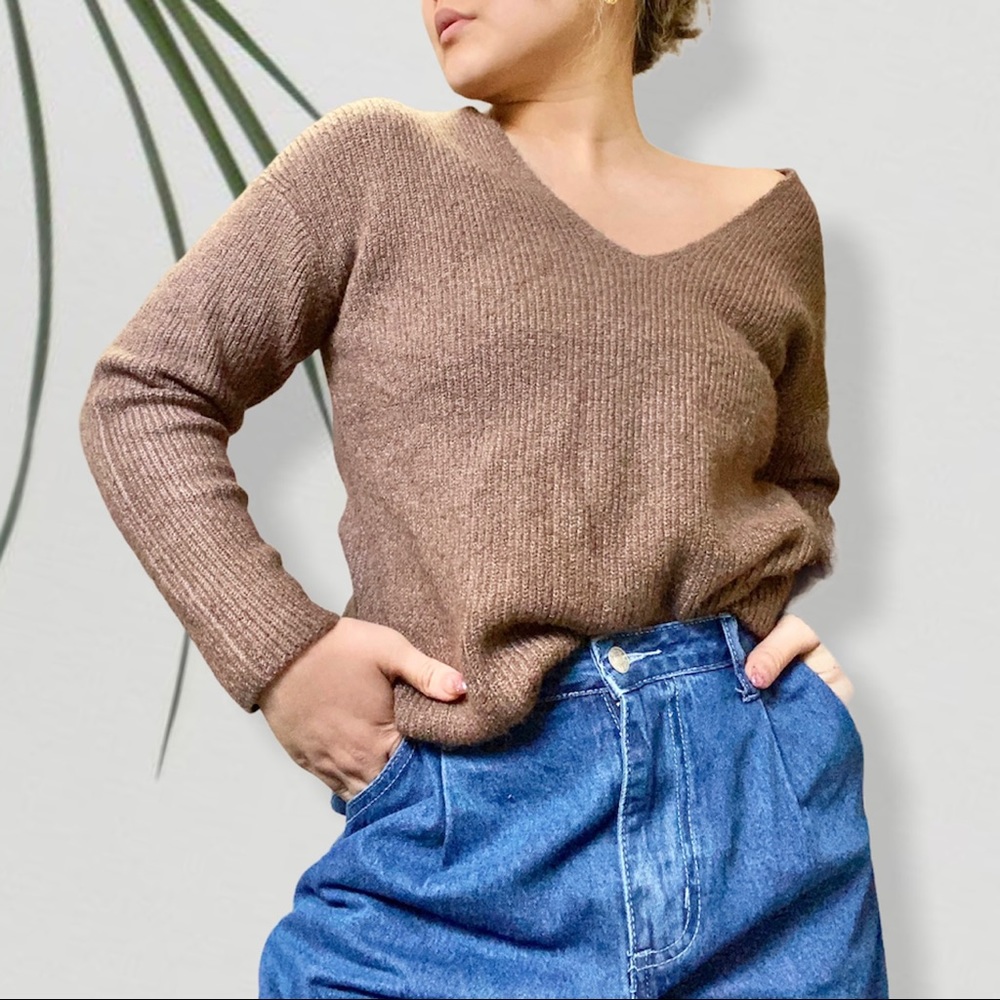 NIKO AND | JAPANESE BOUTIQUE V-NECK SWEATER